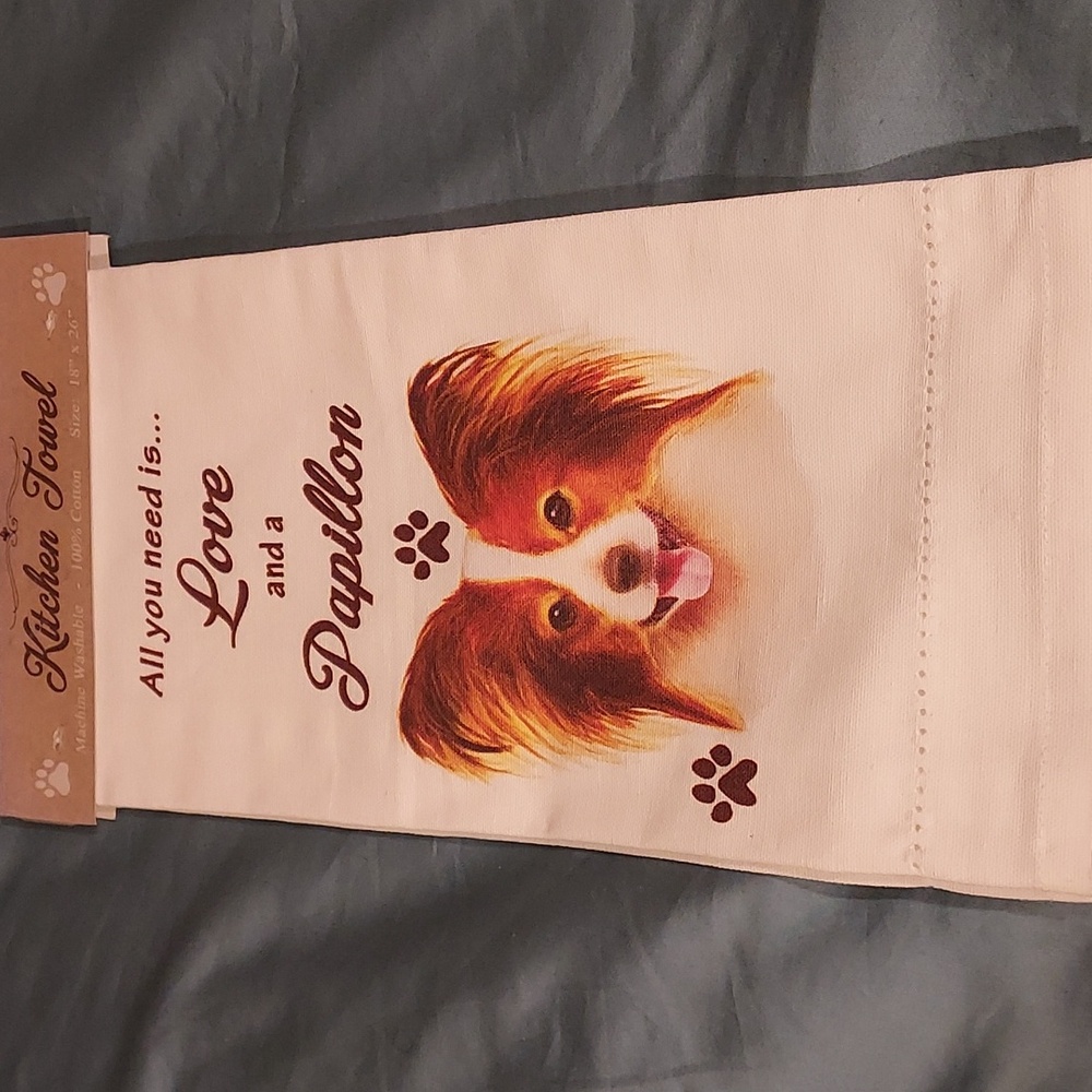 NWT Papillon kitchen towel.